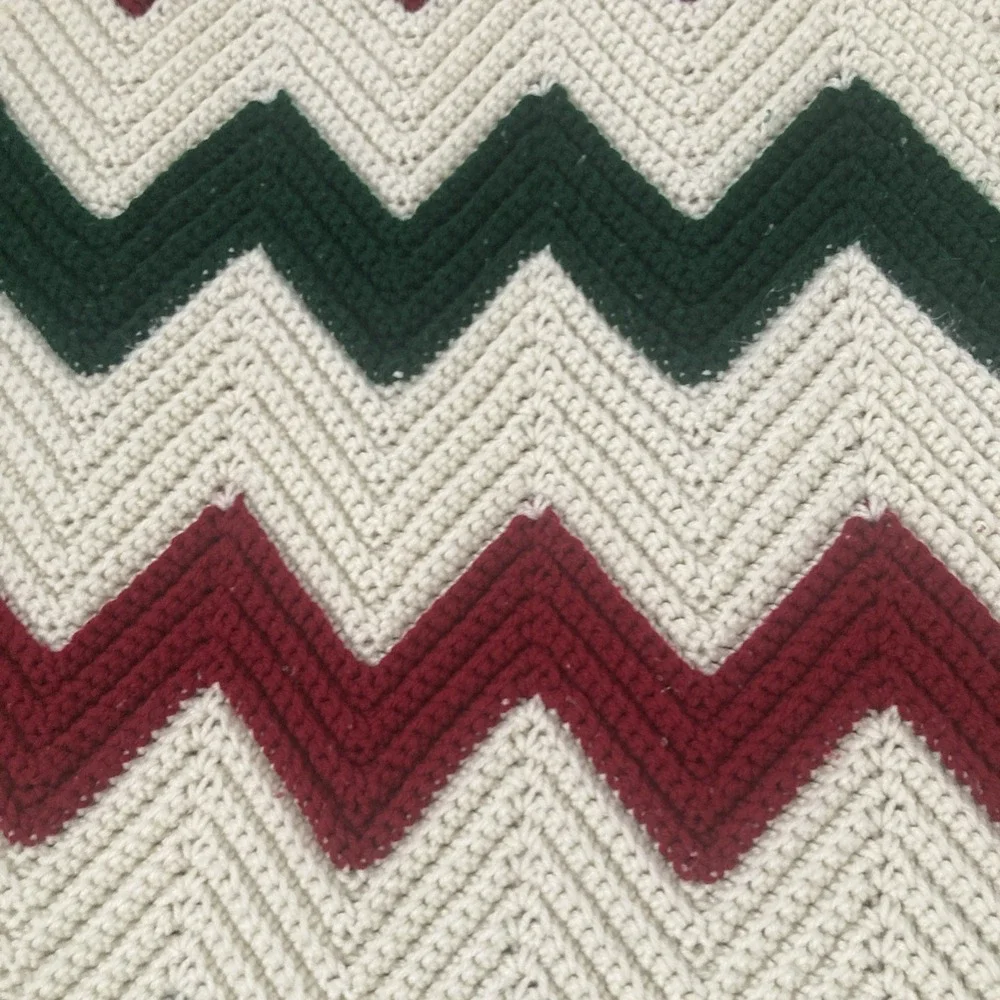 Vintage handmade crochet afghan throw blanket Cream Green Red 66X45 Retro